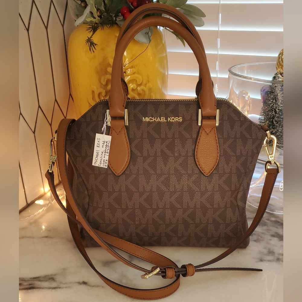 Michael Kors Coraline Medium Logo Messenger Bag (brown)